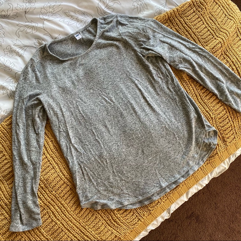 Lightweight long sleeve speckled top